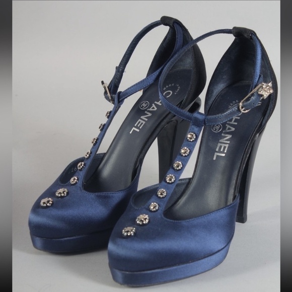 Chanel Navy Satin Crystal Star Embellished T-Strap CC Platform Pumps 37 - Picture 1 of 11